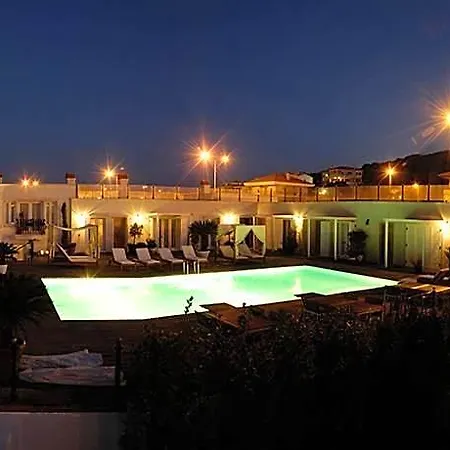 Marina Albergue Çeşme