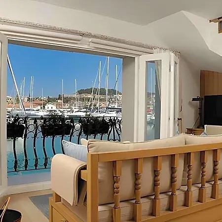 Marina Hostal *