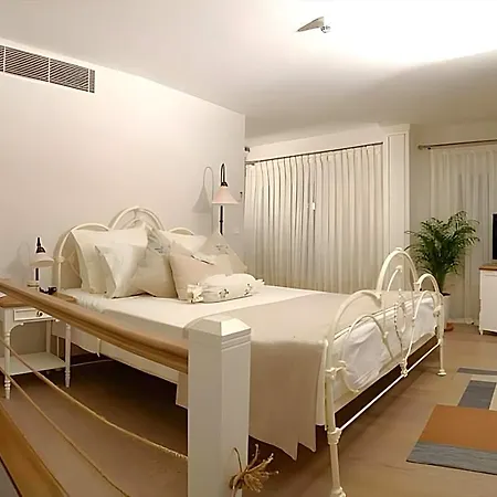 Marina Albergue Çeşme