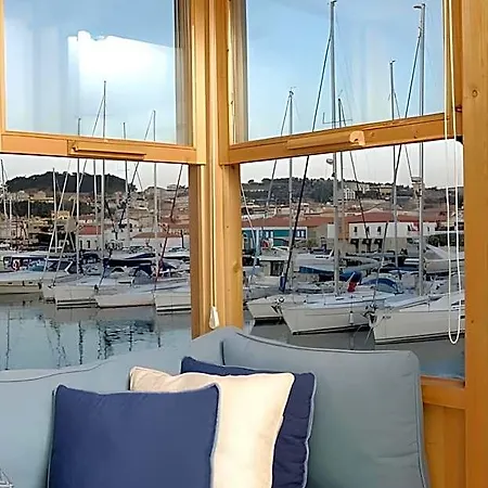 Albergue Marina *
